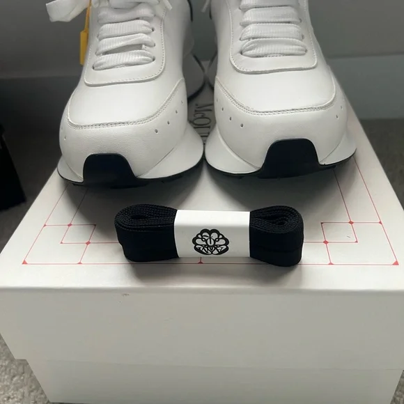 Alexander McQueen Sneakers - Picture 2 of 5